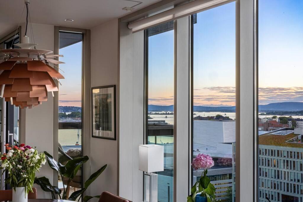 Modern 2bed Sea View @ Barcode Apartment